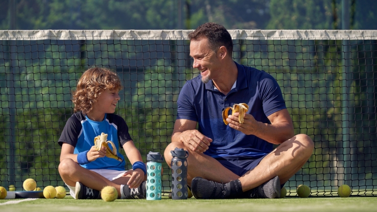 why tennis players eat bananas during games